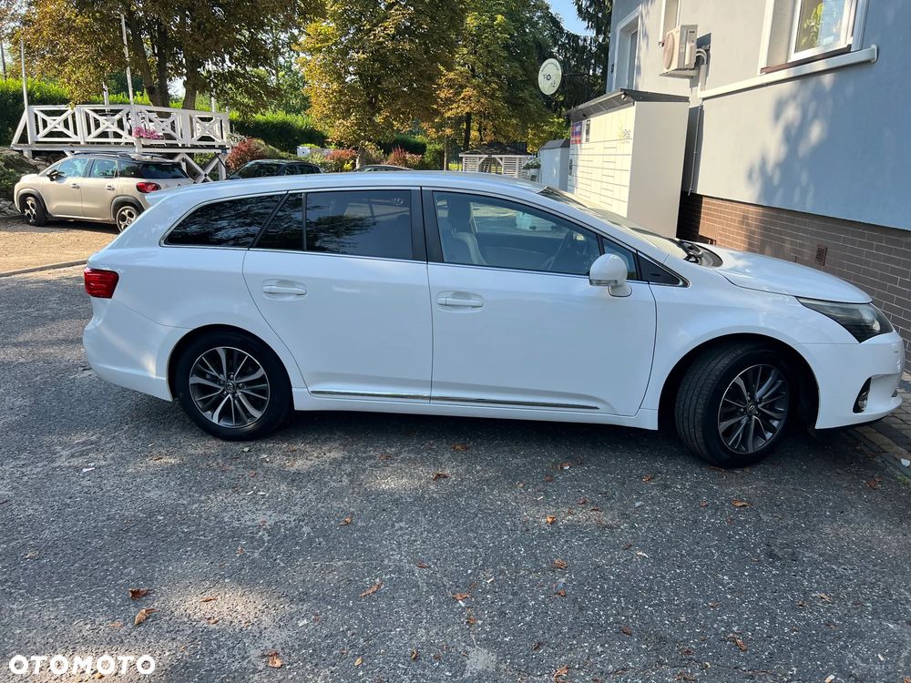 Toyota Avensis 1.8 Sol EU5 MS - 8