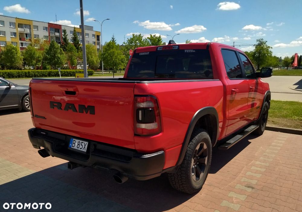Dodge RAM - 8