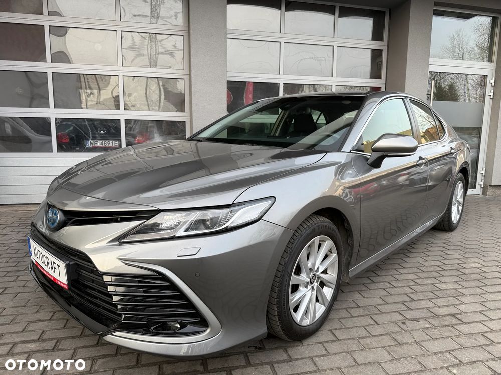 Toyota Camry 2.5 Hybrid Comfort CVT - 24