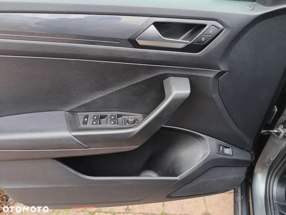 Volkswagen T-Roc 2.0 TDI SCR DSG R-Line - 13