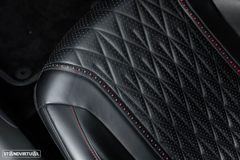 Aston Martin DB12 Coupé V8 Auto - 17