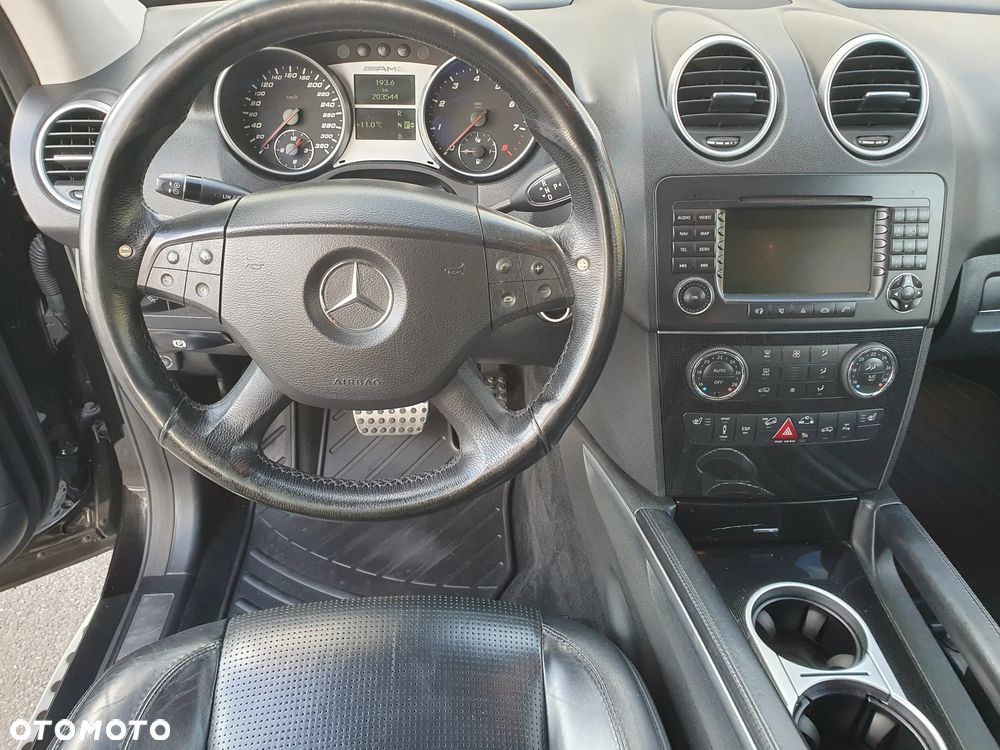 Mercedes-Benz ML 63 AMG 4Matic 7G-TRONIC - 12