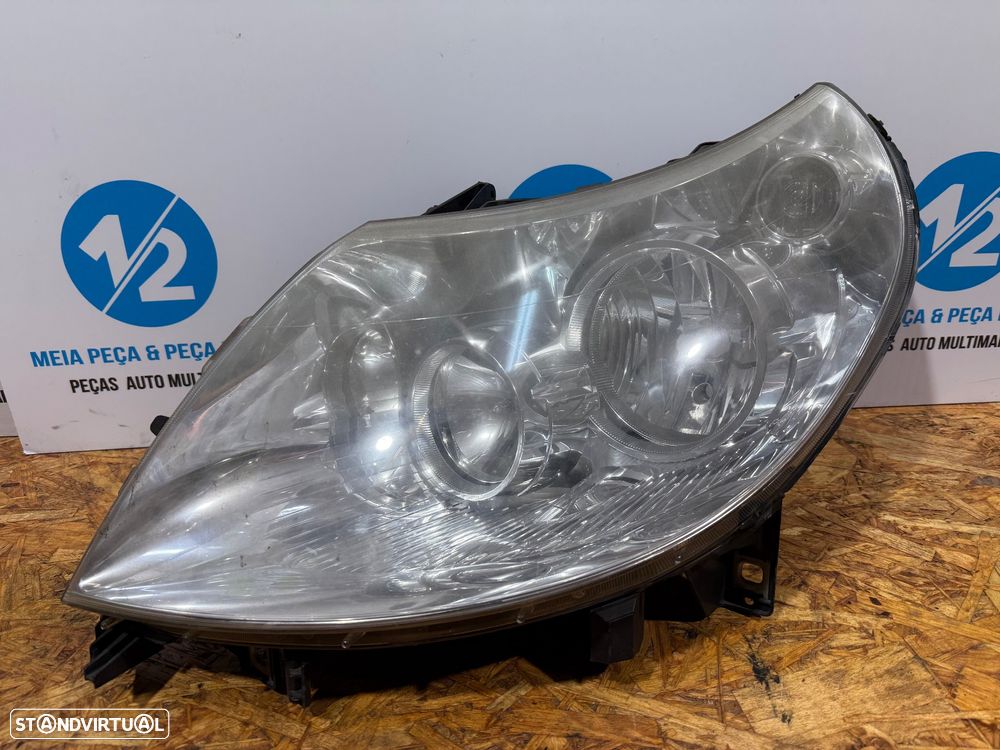 Farol esquerdo Peugeot Boxer de 2014 - 1