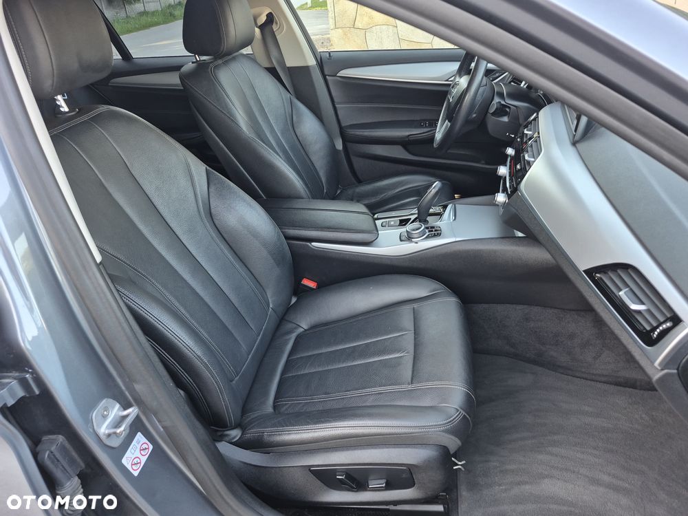 BMW Seria 5 520d Sport - 9