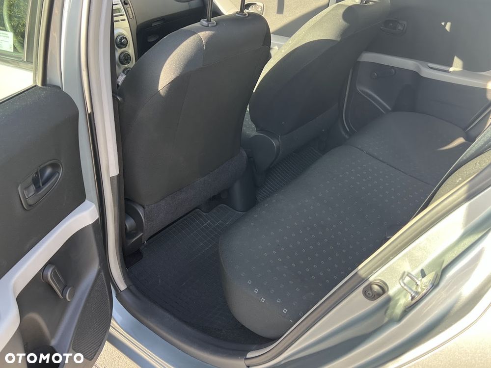 Toyota Yaris 1.3 Terra Gold - 12