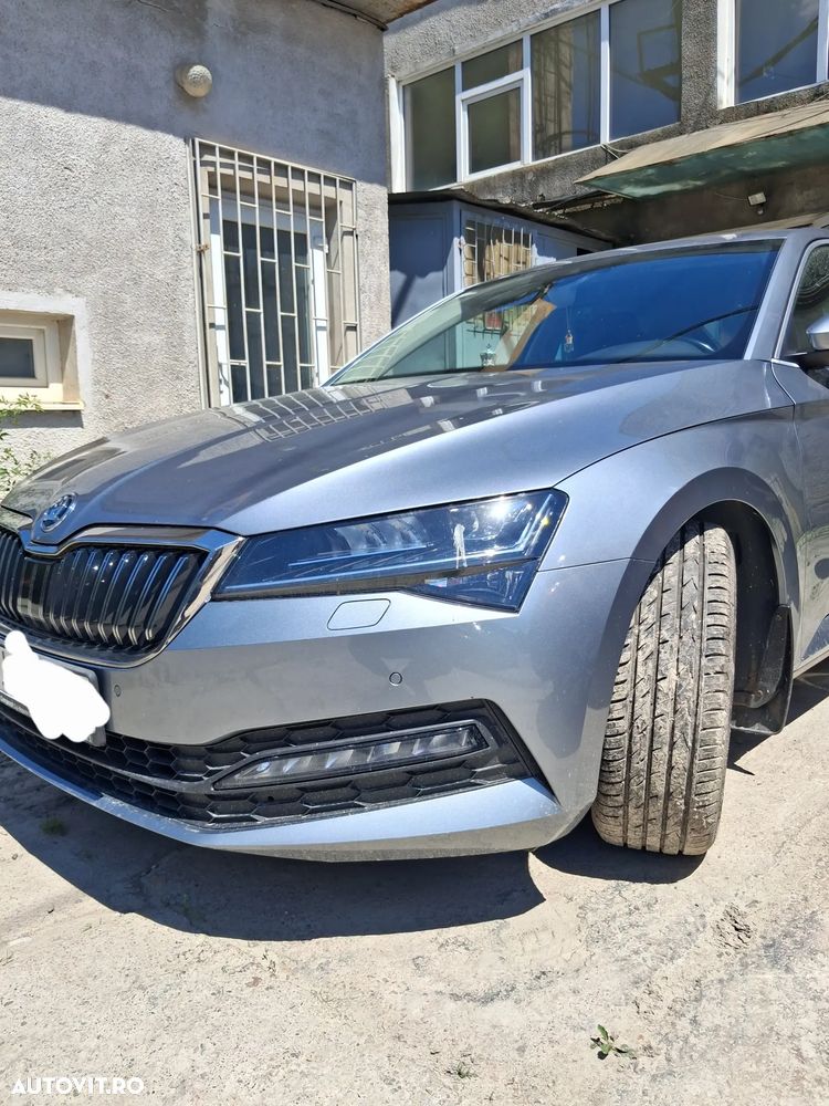 Skoda Superb 2.0 TDI DSG Ambition - 8
