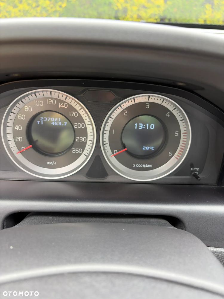 Volvo XC 60 D5 AWD Momentum - 6