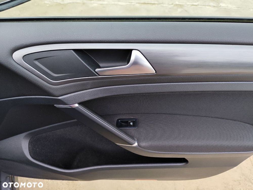 Volkswagen Golf - 16