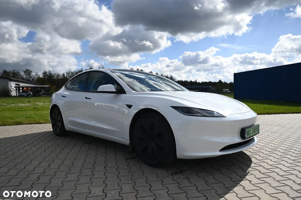 Tesla Model 3 - 31
