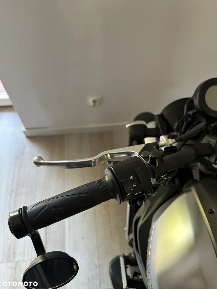 Yamaha XSR - 23