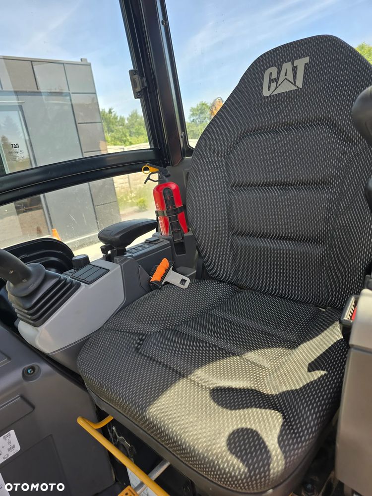 Caterpillar - 6