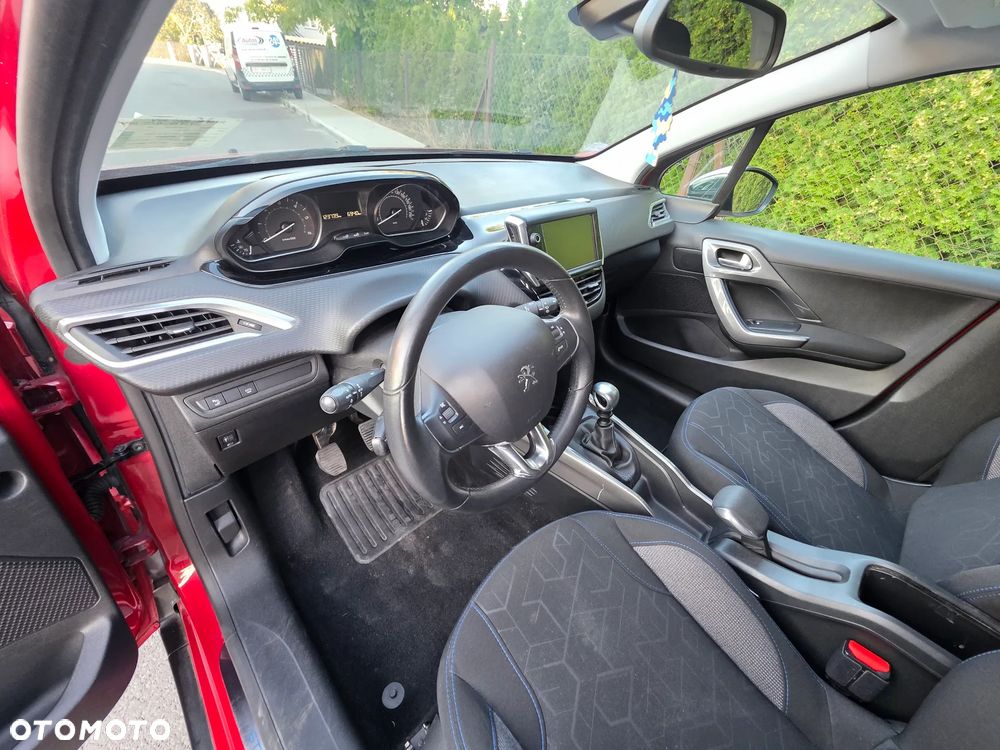 Peugeot 2008 BlueHDi 100 STOP & START Style - 9