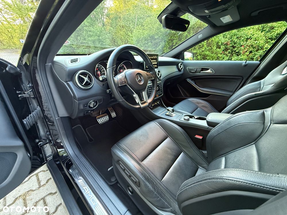 Mercedes-Benz GLA 45 AMG 4-Matic - 14
