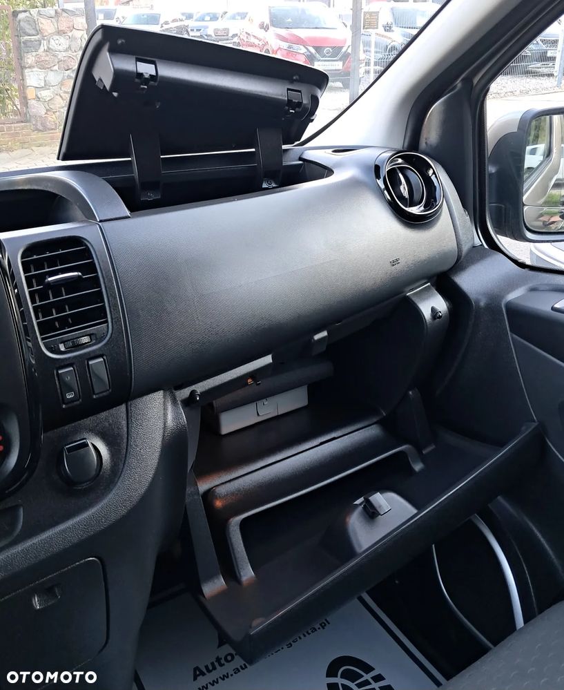 Opel Vivaro - 25