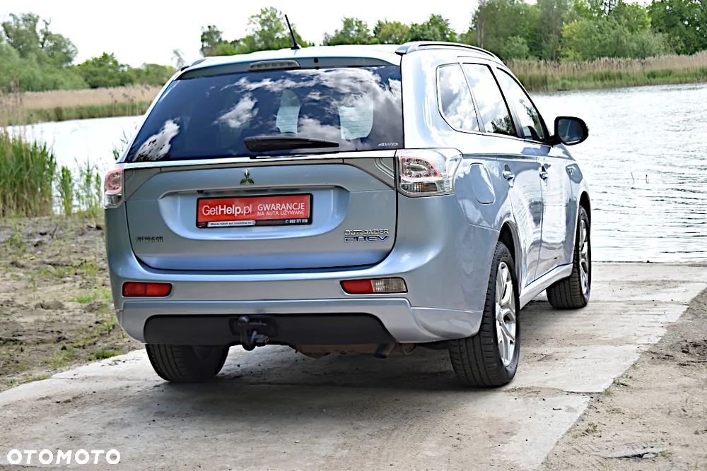 Mitsubishi Outlander 2.0 4WD Plug-In Hybrid Top - 16