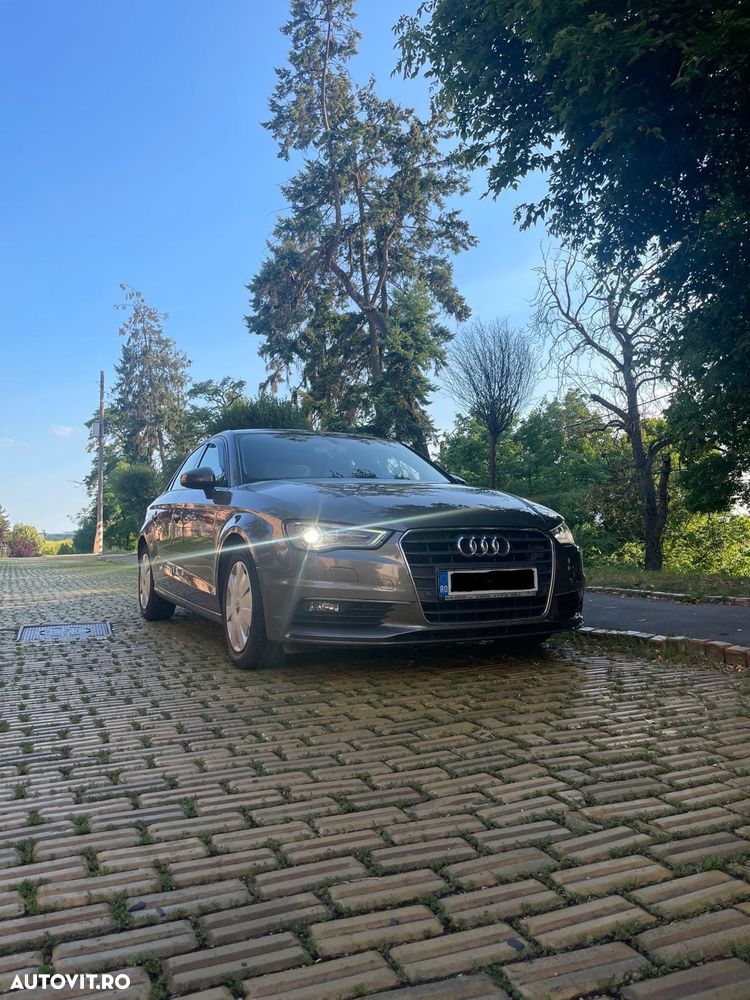 Audi A3 Sportback 1.6 TDI clean Stronic Ambition - 2