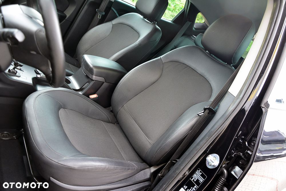 Hyundai ix35 2.0 CRDi 4WD Automatik Premium - 4