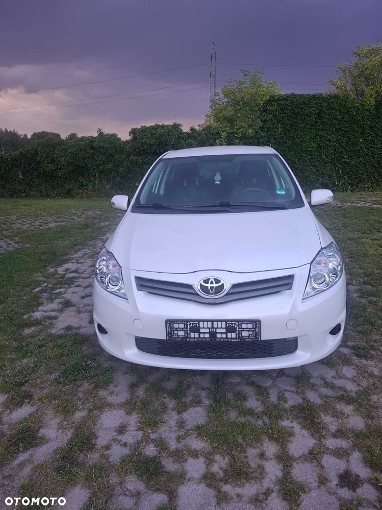 Toyota Auris - 1