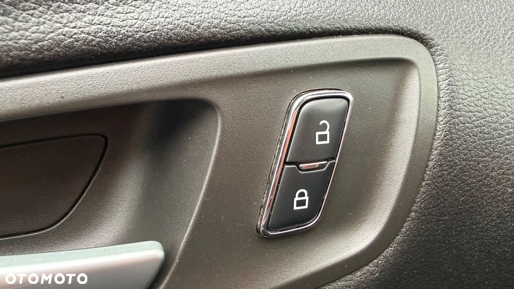 Ford Kuga 1.6 EcoBoost 2x4 Trend - 18