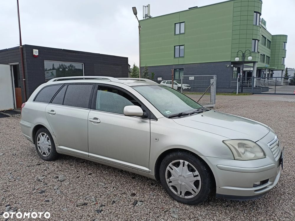 Toyota Avensis - 5