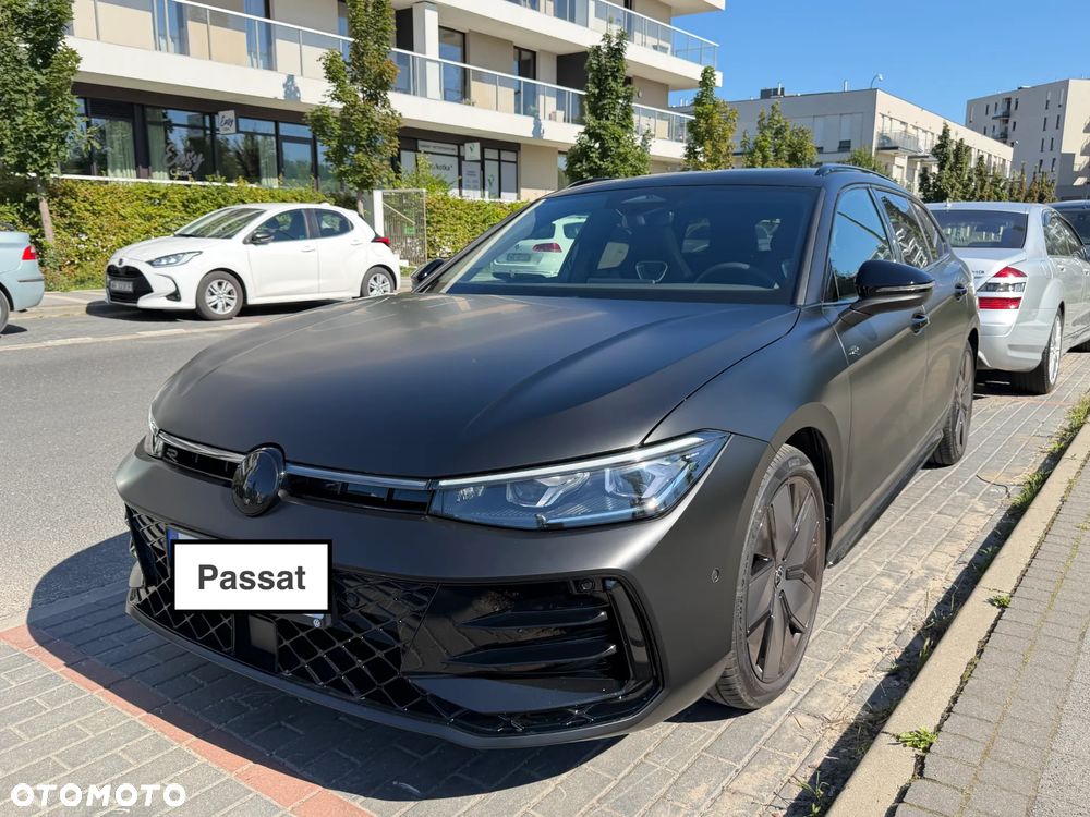 Volkswagen Passat - 1
