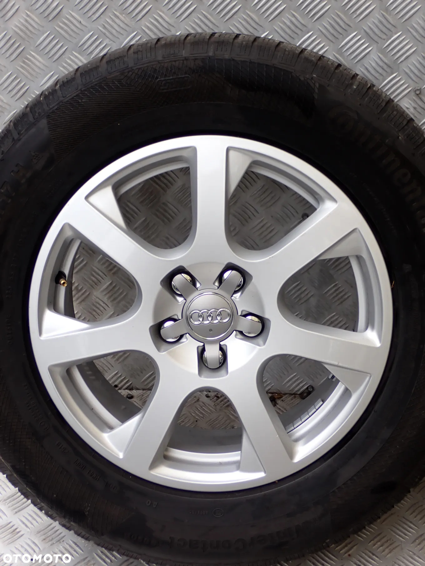 KOŁA FELGI ALUMINIOWE AUDI  7JX17  ET 37  5X112  8R0601025E Z OPONAMI ZIMA 235/65/17 1700 ZŁ - 4