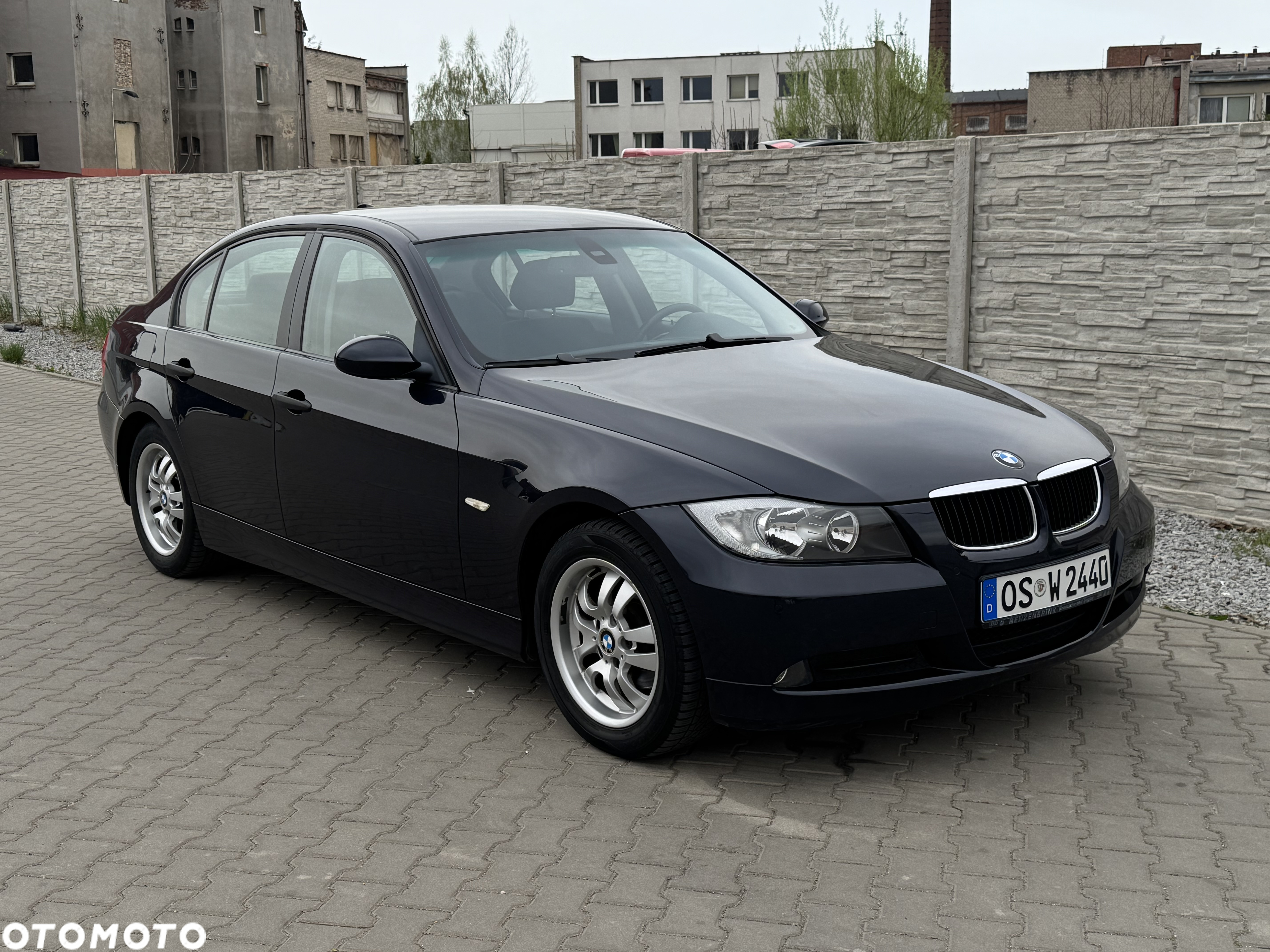 BMW Seria 3 318i - 4