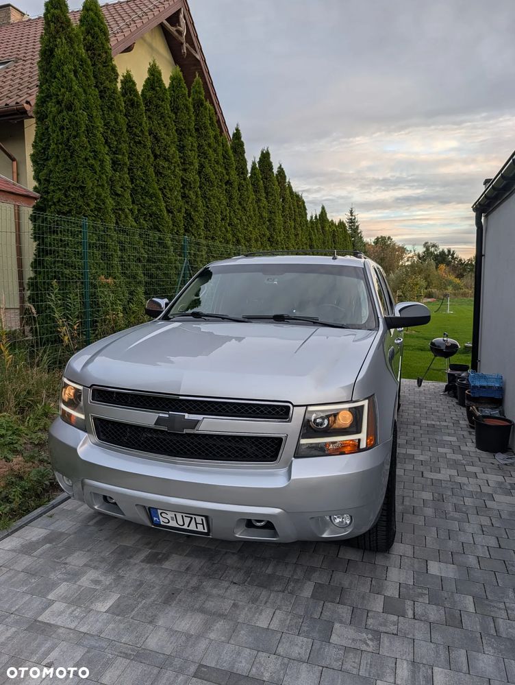 Chevrolet Suburban - 38