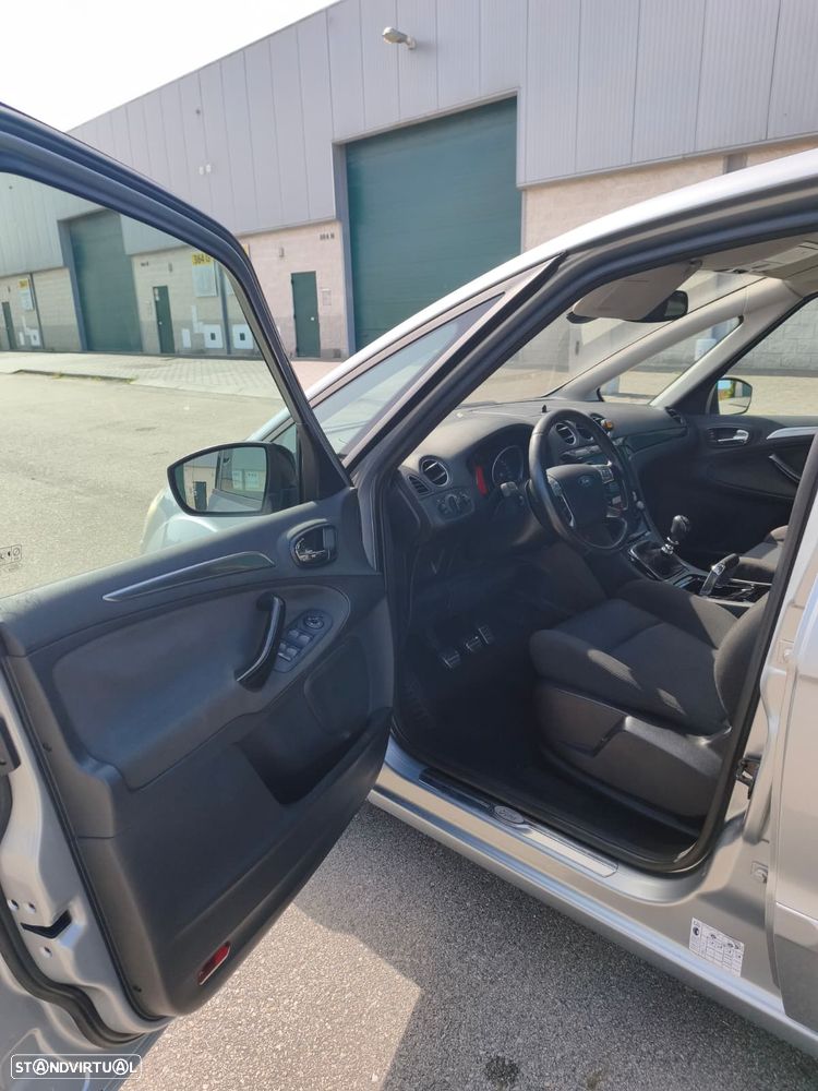 Ford S-Max 1.8 TDCi Titanium 7L - 22