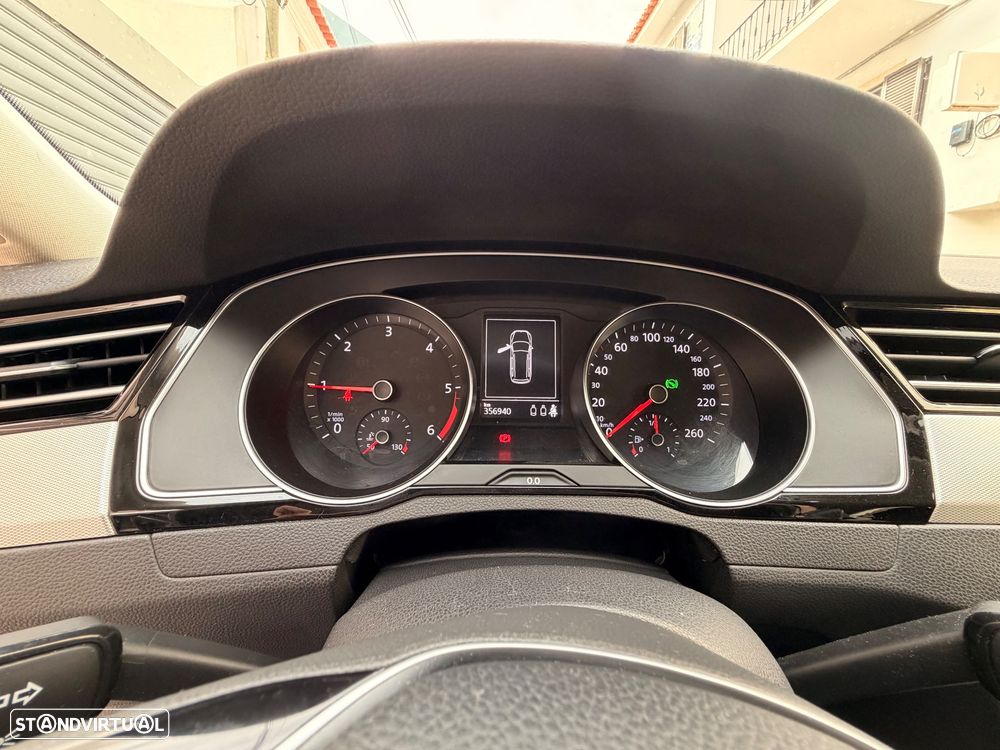 VW Passat 2.0 TDI Confortline DSG - 10