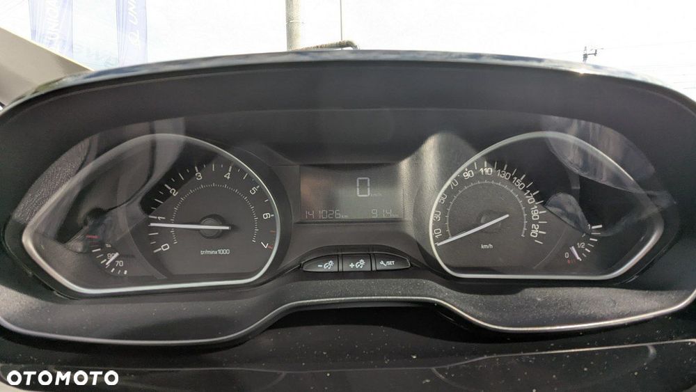 Peugeot 208 - 19