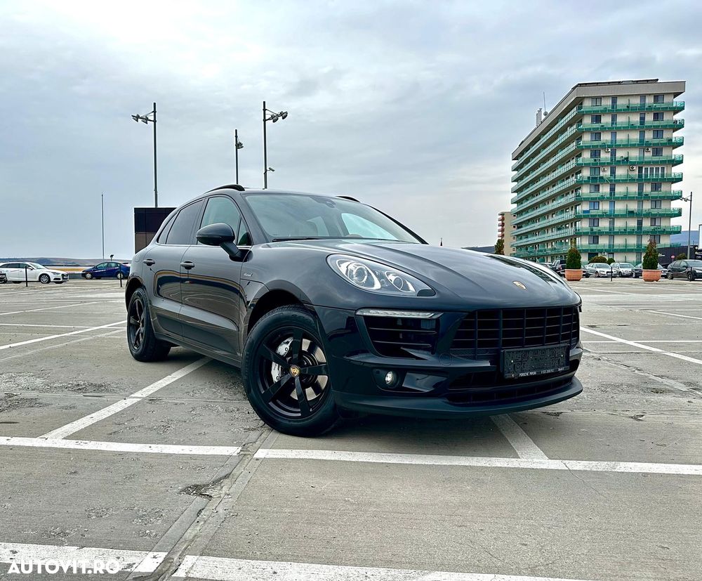 Porsche Macan - 1