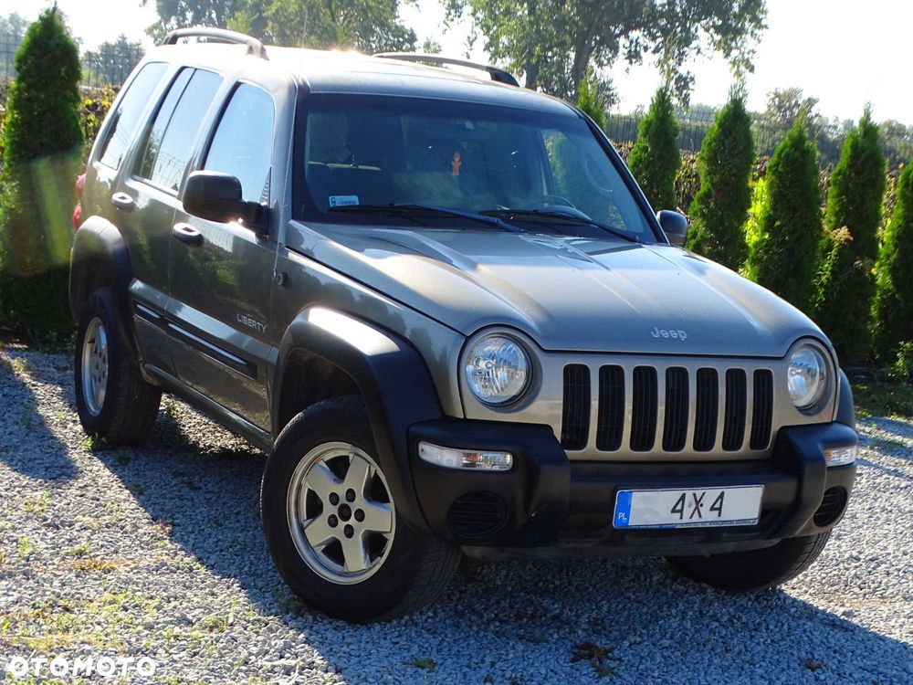Jeep Cherokee 2004 photo 2
