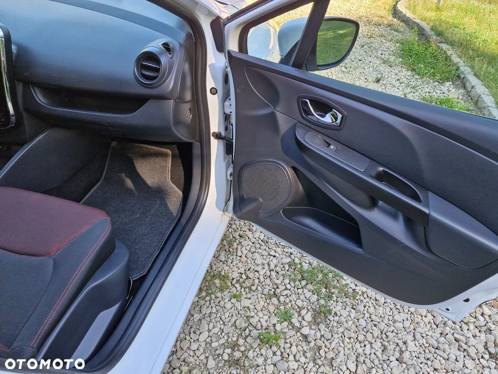 Renault Clio 1.2 16V 75 LIMITED - 21