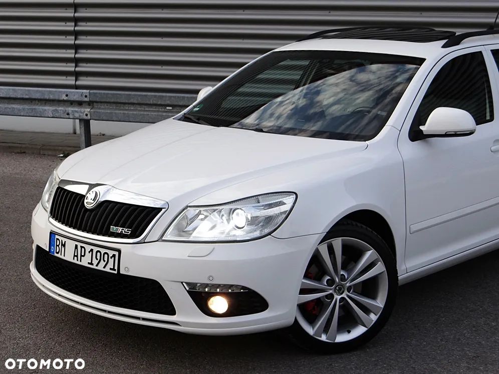Skoda Octavia 2.0 TDI CR DPF DSG RS - 9