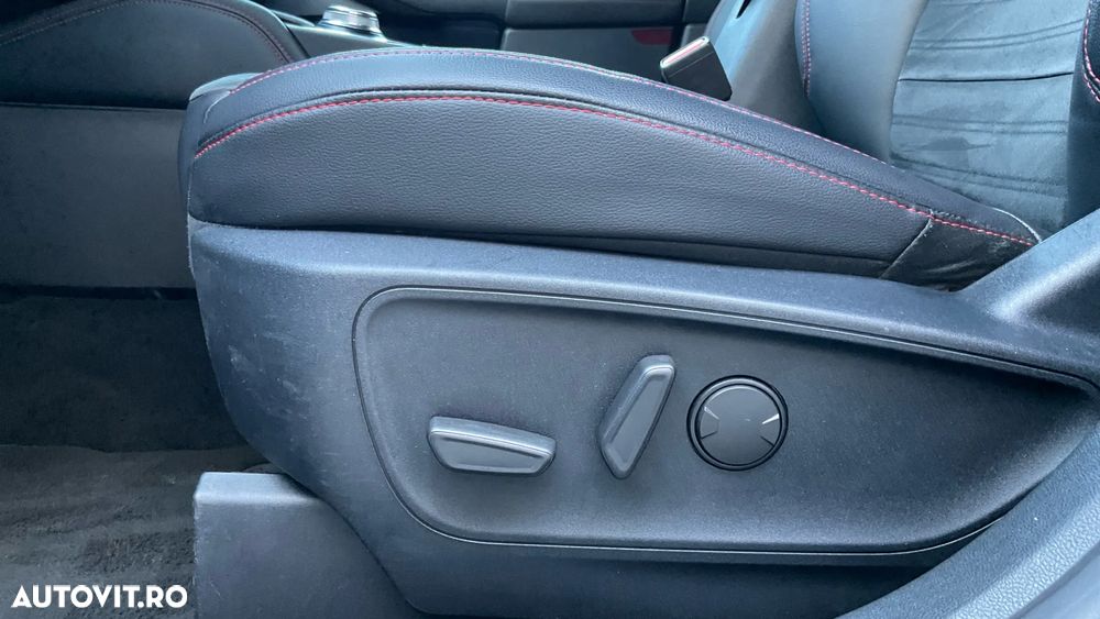 Ford Kuga - 37