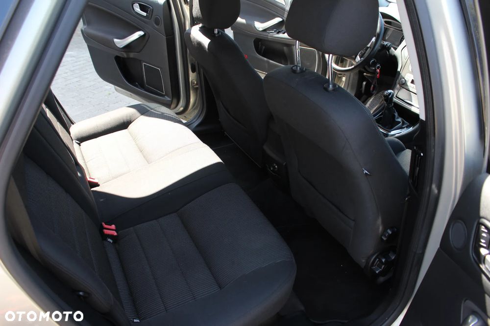 Ford Mondeo - 22