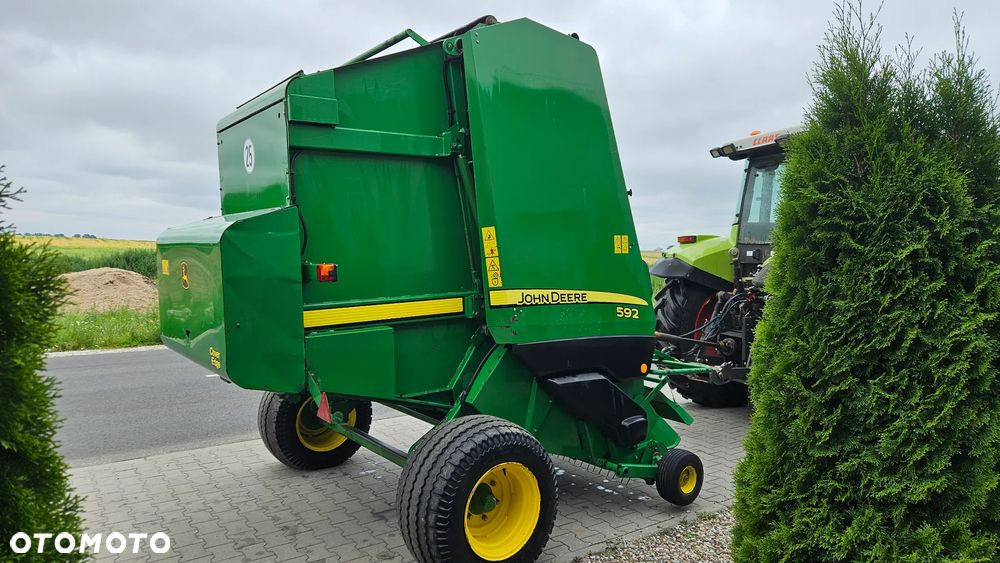 John Deere 592 - 11