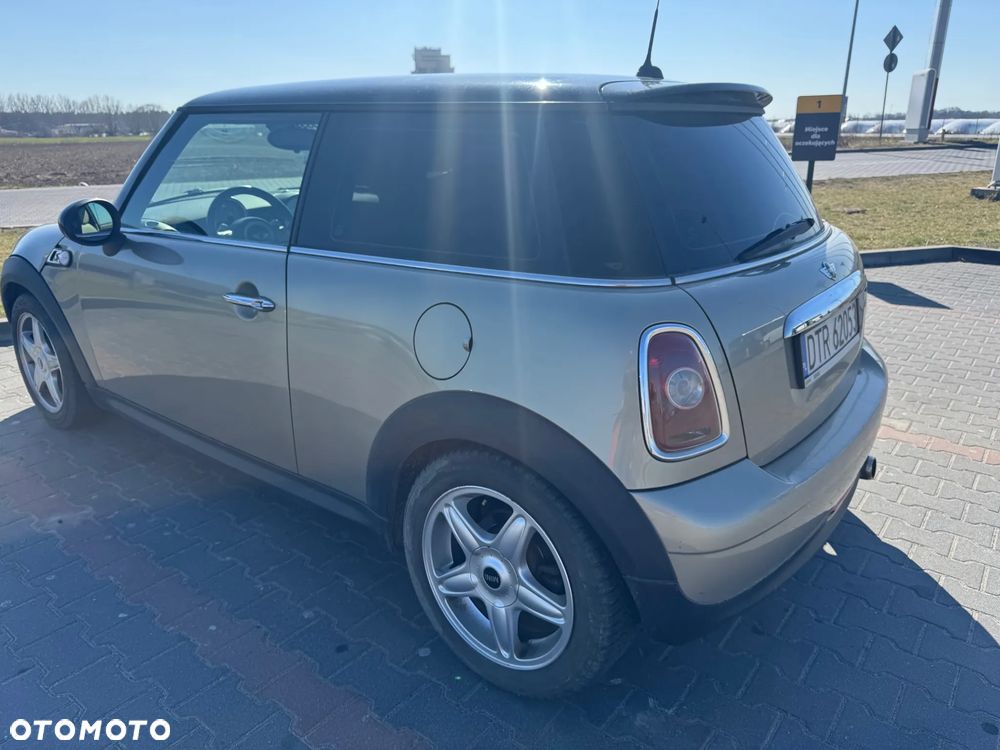 MINI Cooper Standard - 1