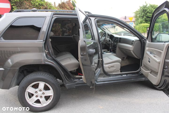 Jeep Grand Cherokee - 17