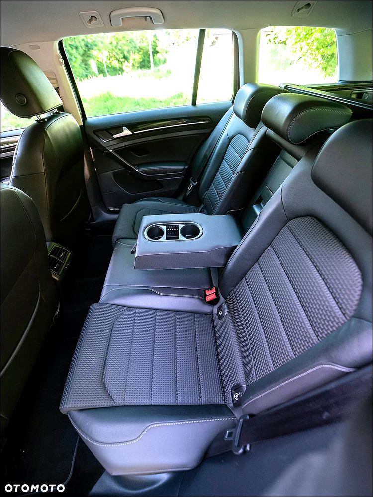 Volkswagen Golf - 8