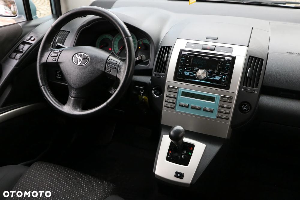 Toyota Corolla Verso - 11