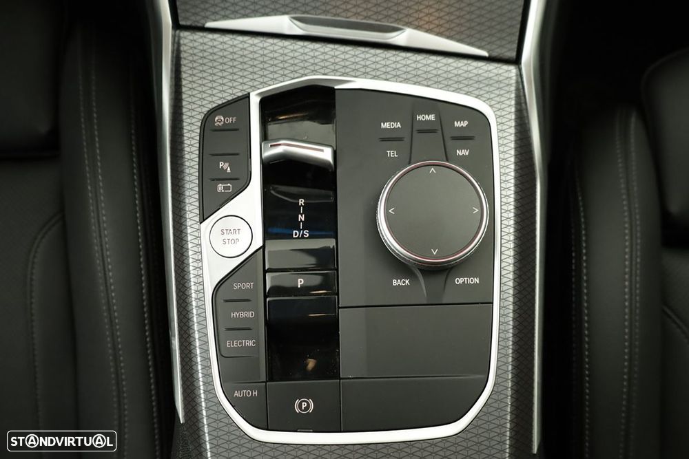 BMW 330 e Edição Desportiva M Auto - 14