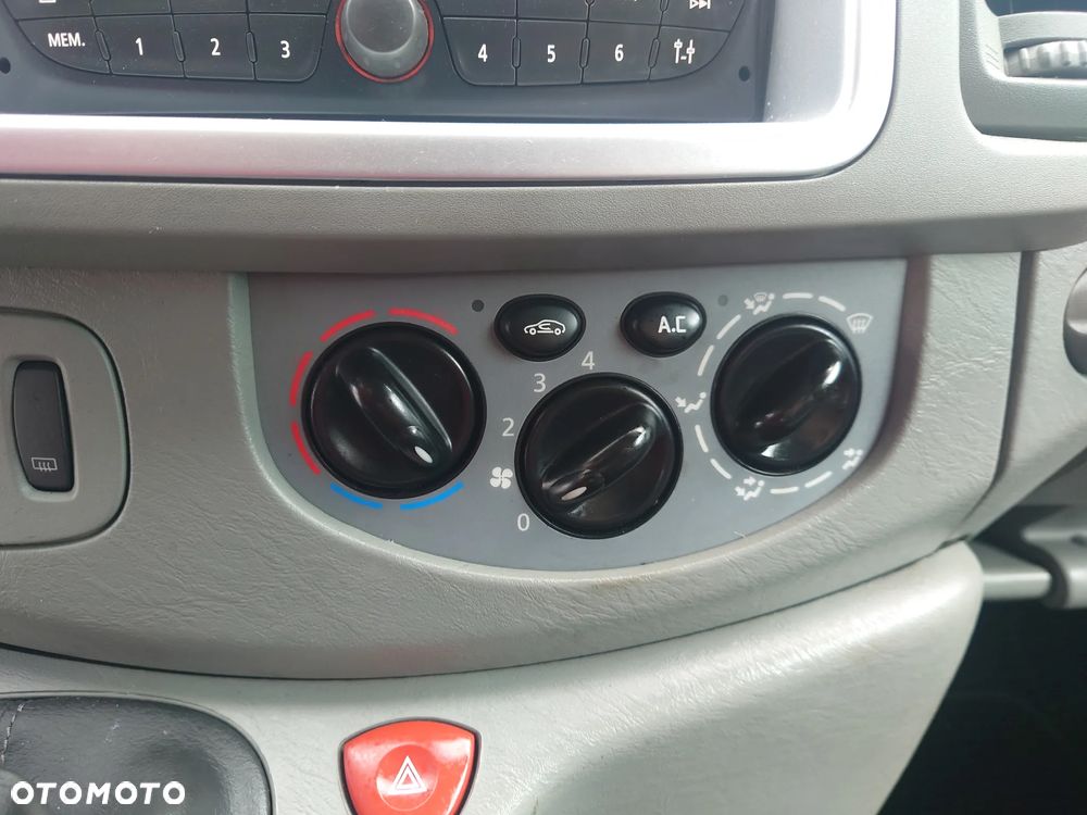 Opel Vivaro - 20