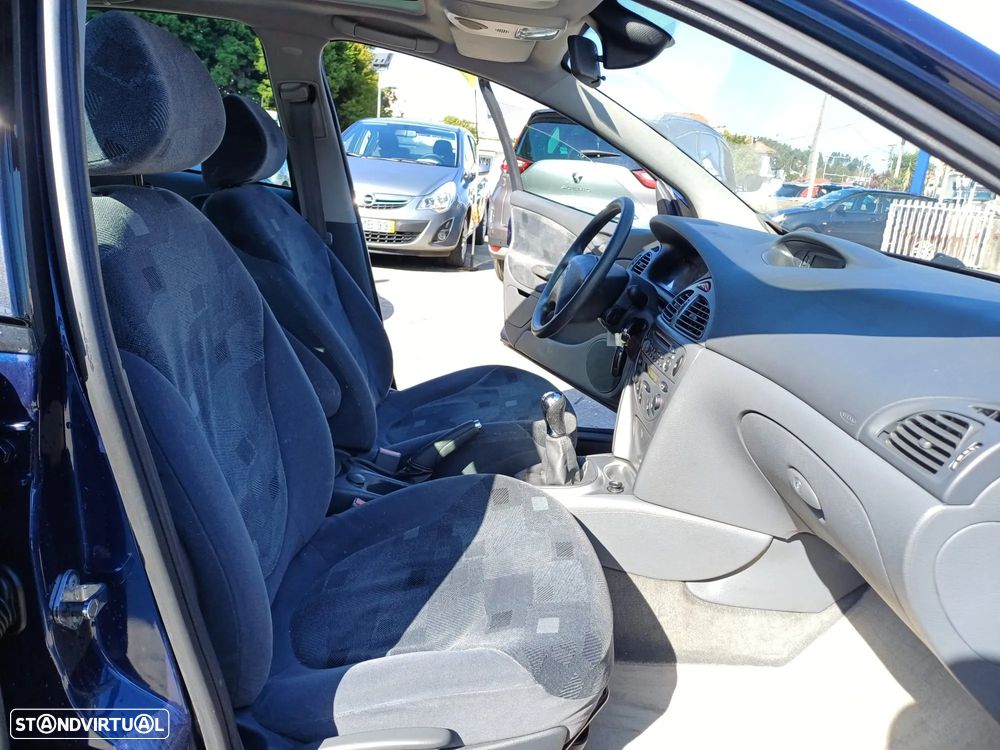 Citroën C5 2.0 HDi Exclusive - 10