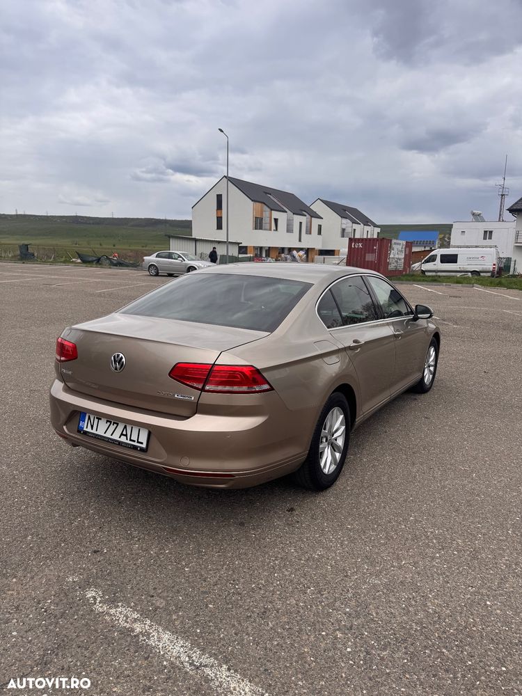 Volkswagen Passat 2.0 TDI DSG Comfortline - 2