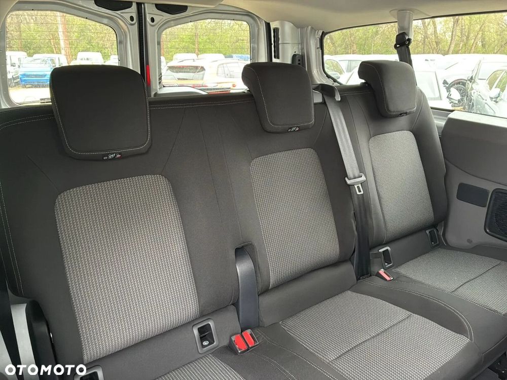 Volkswagen Transporter Kombi L2H1 M1 - 18