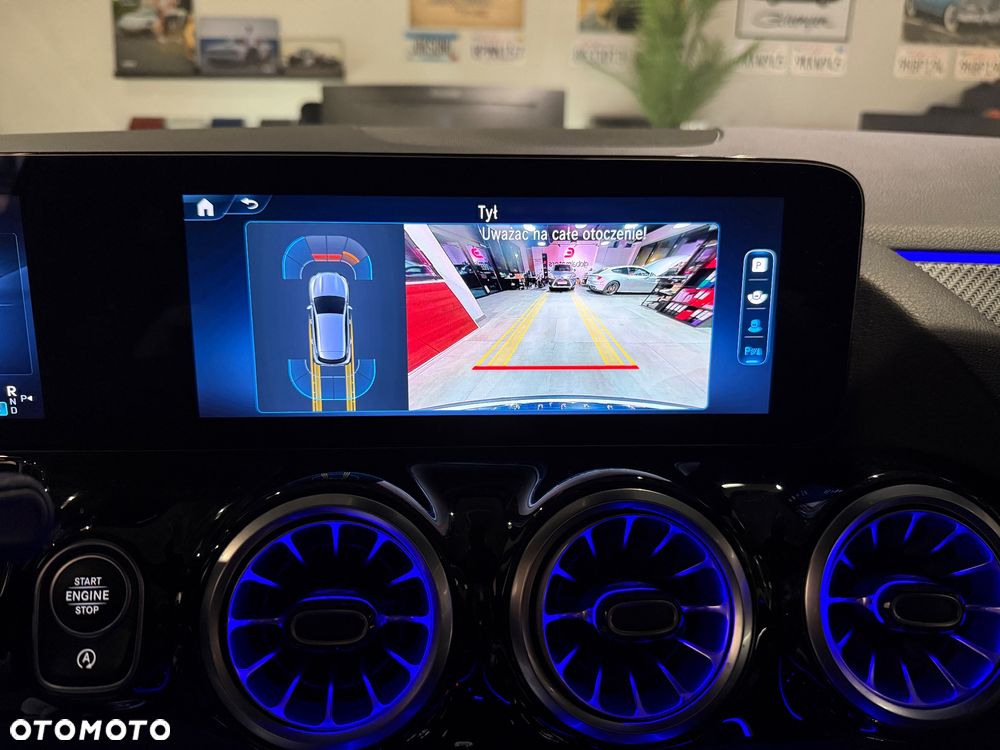 Mercedes-Benz GLA 200 d AMG Line - 32