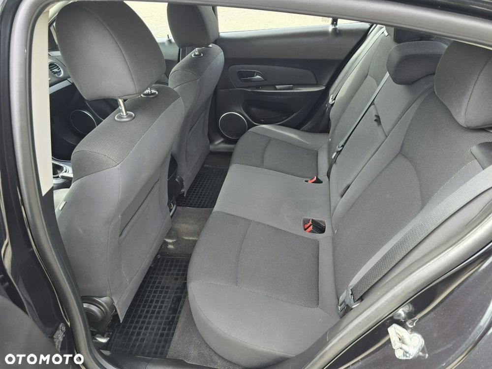 Chevrolet Cruze - 19