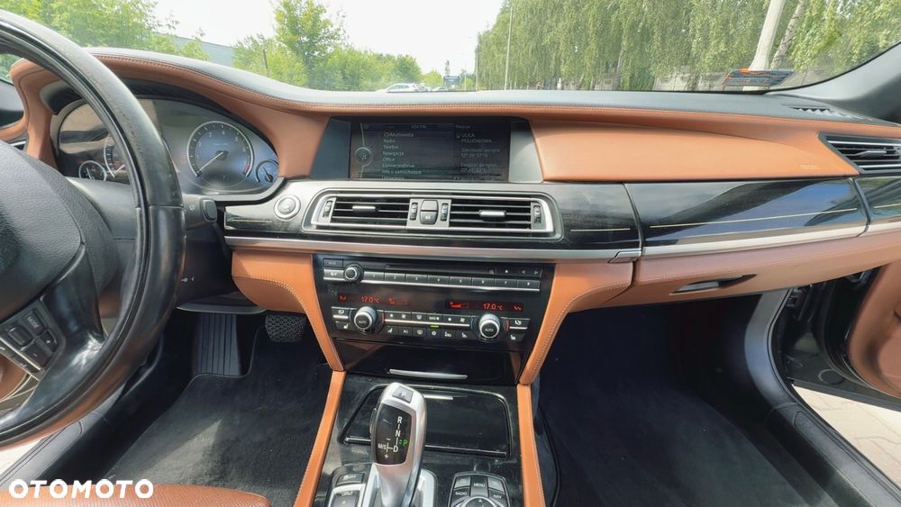 BMW Seria 7 760i L - 11